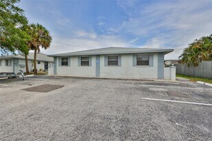 1041 Apollo Beach Blvd in Apollo Beach, FL - Building Photo