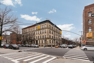 702-704 Eighth Ave in Brooklyn, NY - Foto de edificio - Building Photo