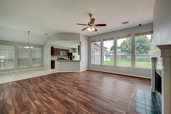 9318 Tree Branch Dr in Houston, TX - Building Photo - Building Photo