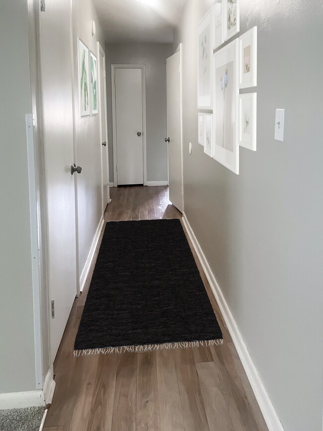 Pinewood Manor Apartments in Statesboro, GA - Foto de edificio - Building Photo