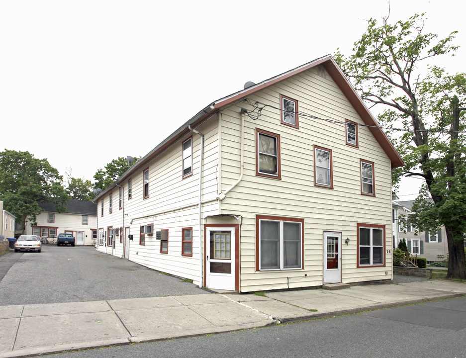 14 Court St in Flemington, NJ - Building Photo