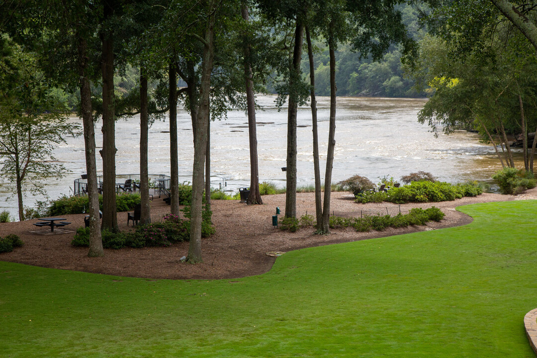 Walton on the Chattahoochee in Atlanta, GA - Building Photo