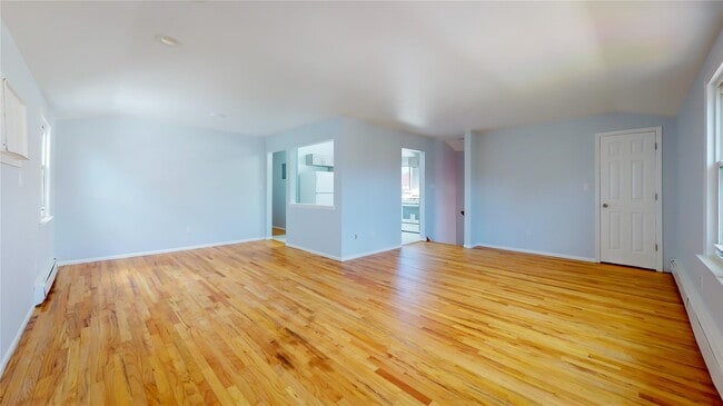 221-19 Fairbury Ave in Queens, NY - Building Photo - Building Photo
