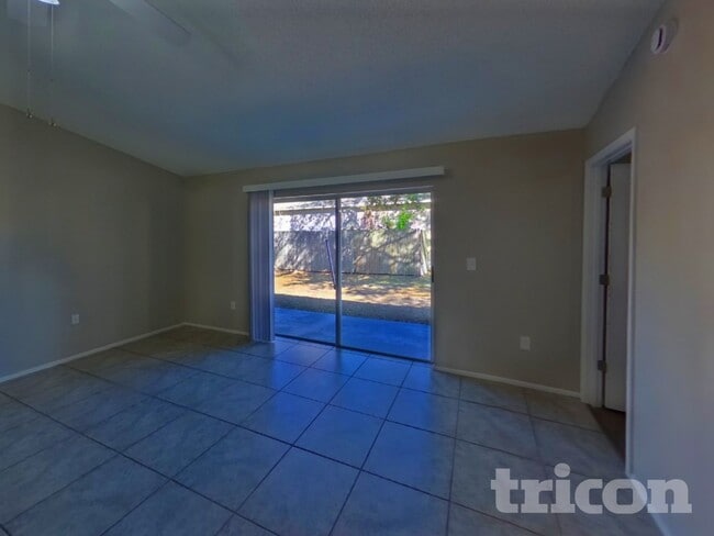 1236 Sweet Gum Dr, Unit 238 in Brandon, FL - Building Photo - Building Photo