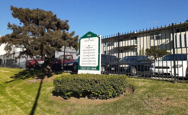 Reflections at Brittania in Los Angeles, CA - Foto de edificio - Building Photo