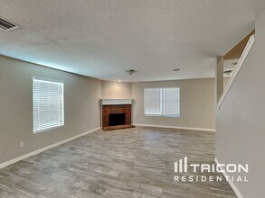 210 Vivian Dr in Waxahachie, TX - Building Photo - Building Photo