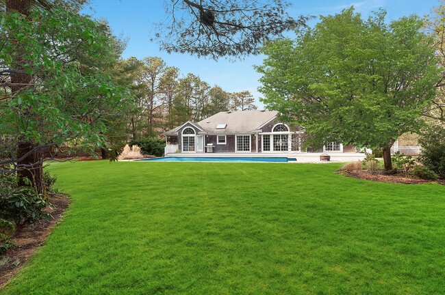 20 Old Fields Ln in Quogue, NY - Building Photo - Building Photo