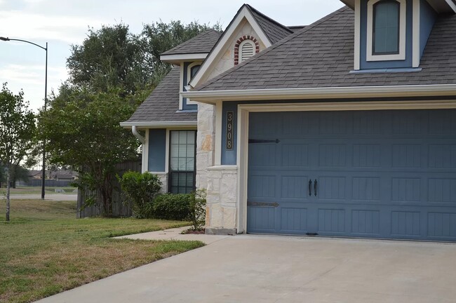 3908 Pawnee Creek Ct in College Station, TX - Building Photo - Building Photo