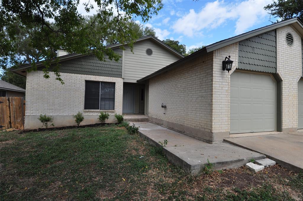 9910 Brasher Dr in Austin, TX - Building Photo