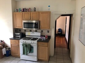 138 College Ave, Unit 138 Apartamentos