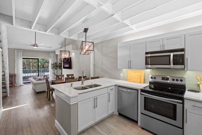 50 Emerald Woods Dr in Naples, FL - Building Photo - Building Photo