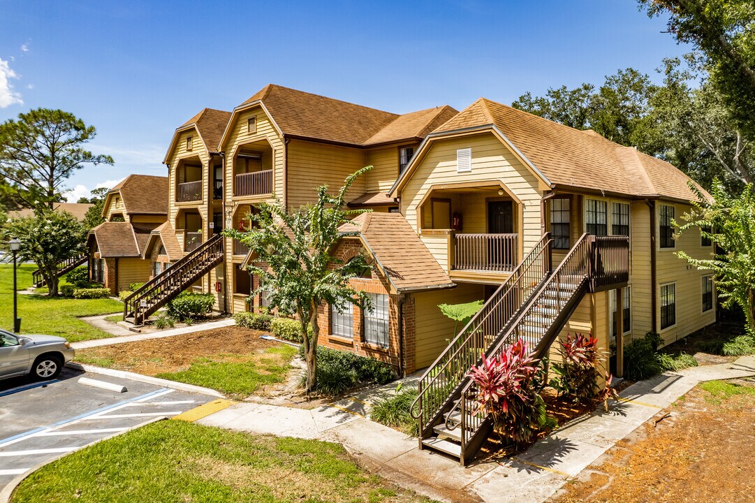 Lakewood Park at Altamonte Springs in Altamonte Springs, FL - Building Photo