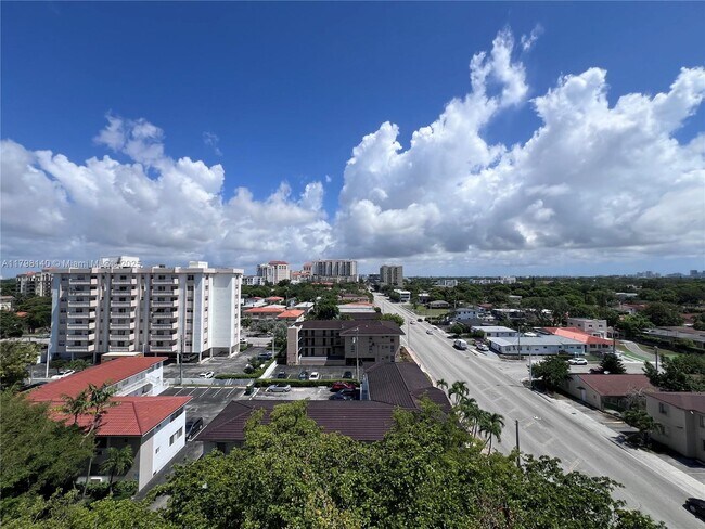 50 Menores Ave in Coral Gables, FL - Building Photo - Building Photo