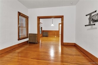 110 Ashland Ave in Buffalo, NY - Building Photo - Building Photo