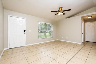 1697 Courtland Blvd in Deltona, FL - Foto de edificio - Building Photo