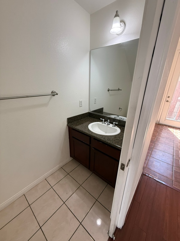 9635 Woodman Ave in Los Angeles, CA - Building Photo - Building Photo