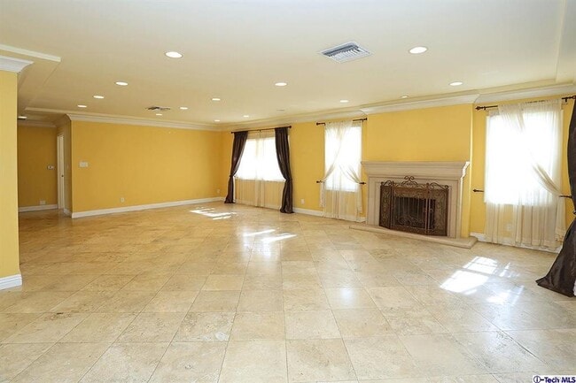 property at 430 N Bel Aire Dr