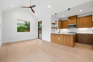 7706 Watson St, Unit 2 in Austin, TX - Building Photo