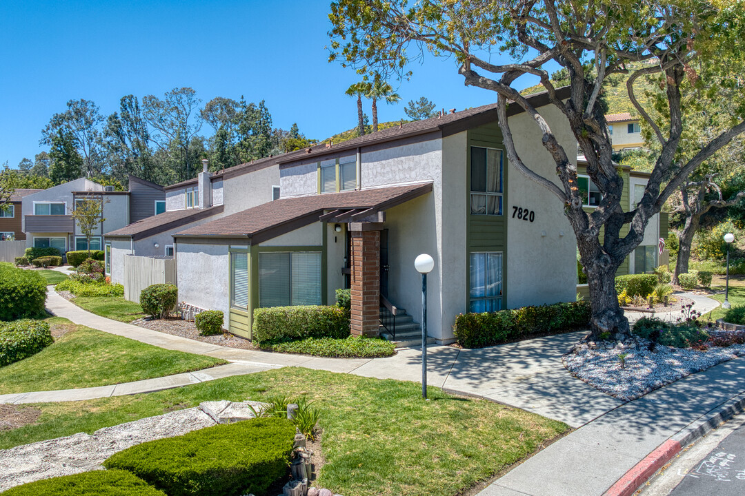 Spring Hill in San Diego, CA - Building Photo