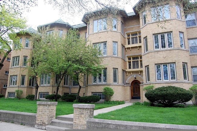 property at 1700 W Touhy Ave