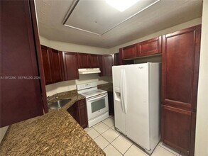 3831 NW 84th Ave, Unit 1 in Sunrise, FL - Building Photo - Building Photo