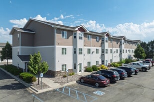 The Pines on 37th in Minot, ND - Building Photo