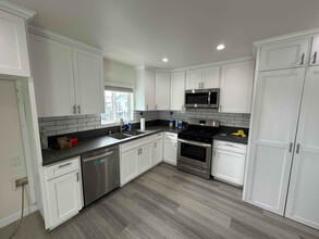 2110 Gaviota Ave in Signal Hill, CA - Building Photo - Building Photo