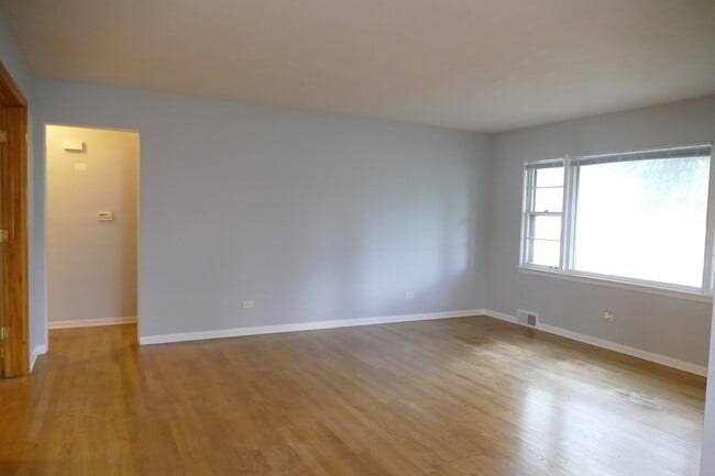 5507 S Washington St in Hinsdale, IL - Building Photo - Building Photo