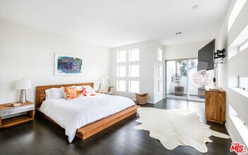 1415 Cabrillo Ave in Los Angeles, CA - Building Photo - Building Photo