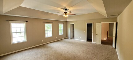 8 Holly Springs Ln in Greensboro, NC - Building Photo - Building Photo
