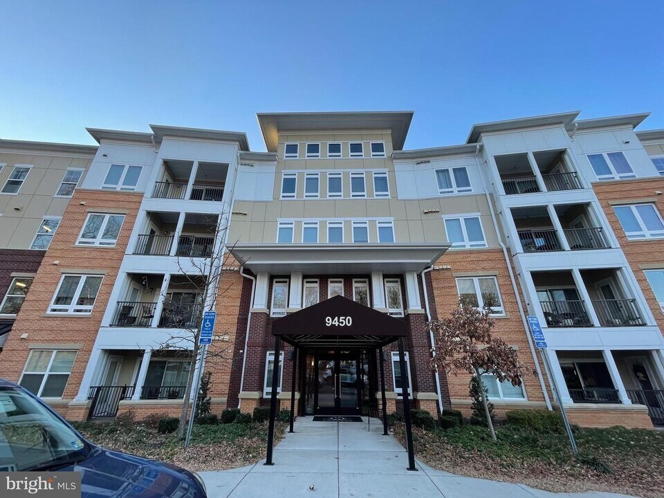 9450 Silver King Ct in Fairfax, VA - Building Photo