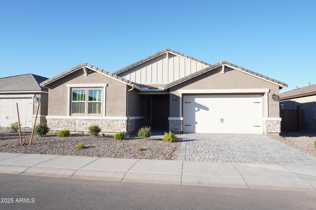 property at 40562 W Michaels Dr