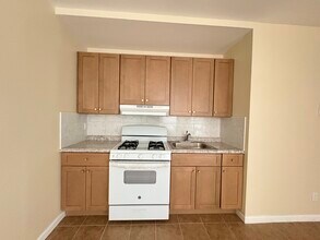 318 Union St, Unit Basement in Jersey City, NJ - Building Photo - Building Photo