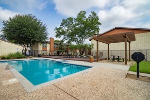 Summerwind in Greenville, TX - Building Photo