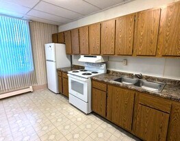 26 Main St S, Unit 2 in Hutchinson, MN - Building Photo