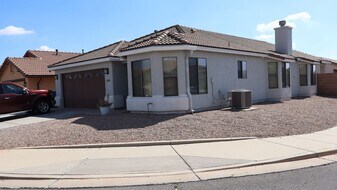 2389 Ironmaster St in Sierra Vista, AZ - Building Photo