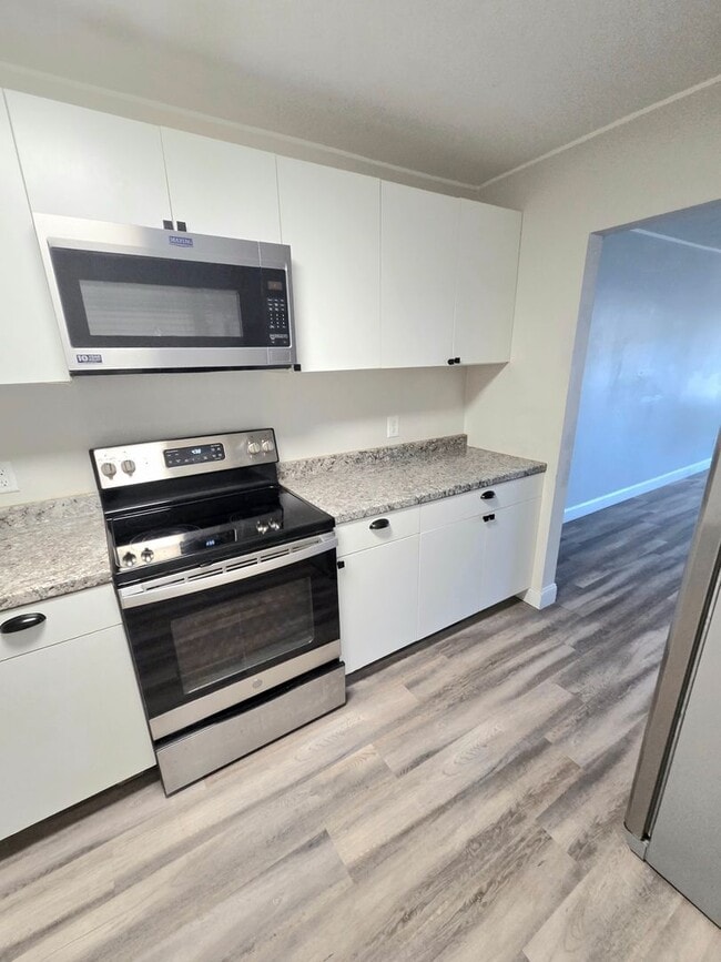 Location, Location!! 3 bedroom condo available now in Altamonte Springs