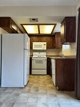 1017 W Perdew Ave in Ridgecrest, CA - Building Photo - Building Photo