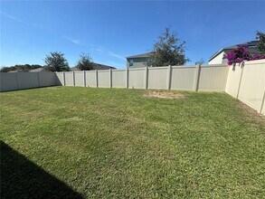 2042 Griffin Oaks Wy in Tavares, FL - Building Photo - Building Photo