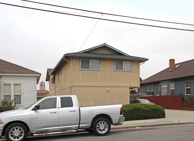 39 Capitol St in Salinas, CA - Foto de edificio - Building Photo