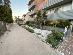 20 29th Ave, Unit 209 in Venice, CA - Foto de edificio - Building Photo