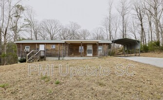 573 Singing Pines Rd in Seneca, SC - Building Photo