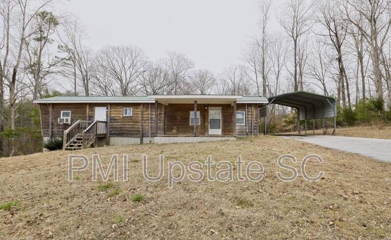 573 Singing Pines Rd in Seneca, SC - Building Photo
