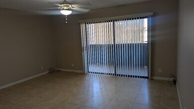 1730 W Emelita Ave, Unit 1730 W. Emelita  #2017 in Mesa, AZ - Foto de edificio - Building Photo