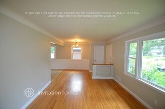 817 Parker Ave in Roseville, MN - Building Photo - Building Photo