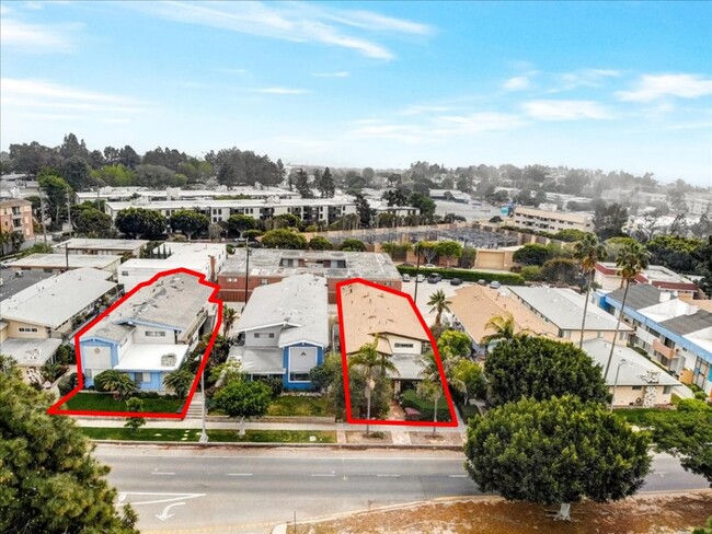 7812 W Manchester Ave in Playa Del Rey, CA - Building Photo - Building Photo