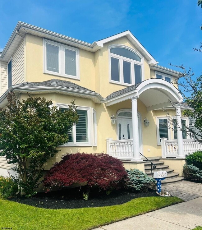 property at 21 N Kenyon Ave