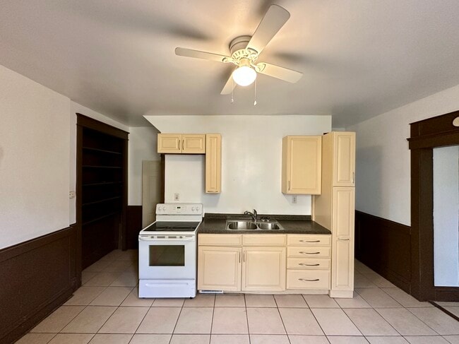 154 Elmwood St in New Castle, PA - Building Photo - Building Photo