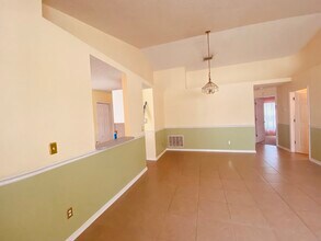 3901 Penrod Ln in Valrico, FL - Foto de edificio - Building Photo