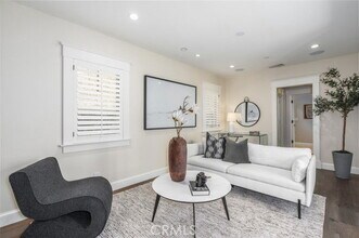 426 Dahlia Ave in Newport Beach, CA - Building Photo - Building Photo